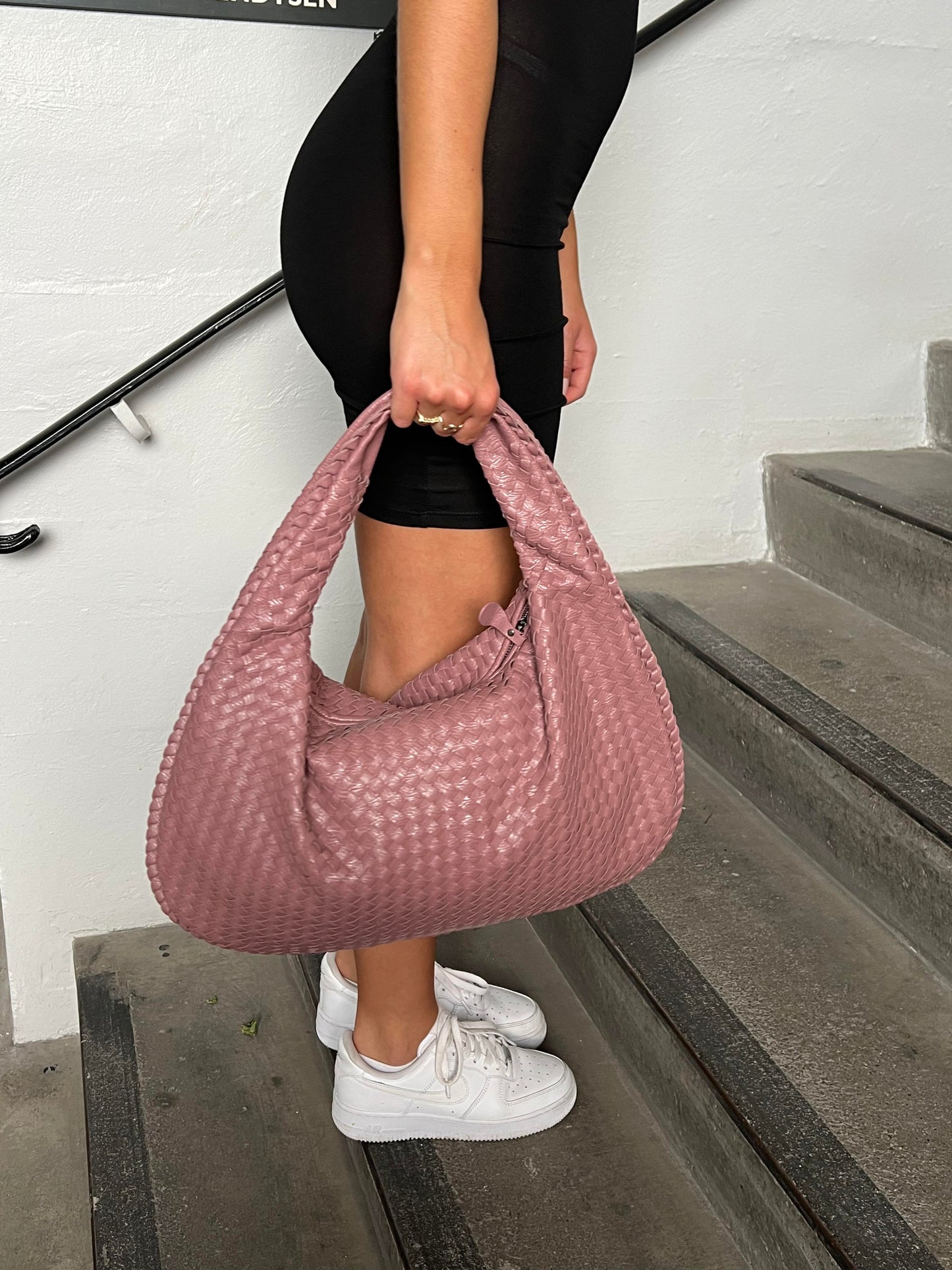 Stylische & Geräumige Schultertasche in Weinrot – Dein Alltag-Must-Have