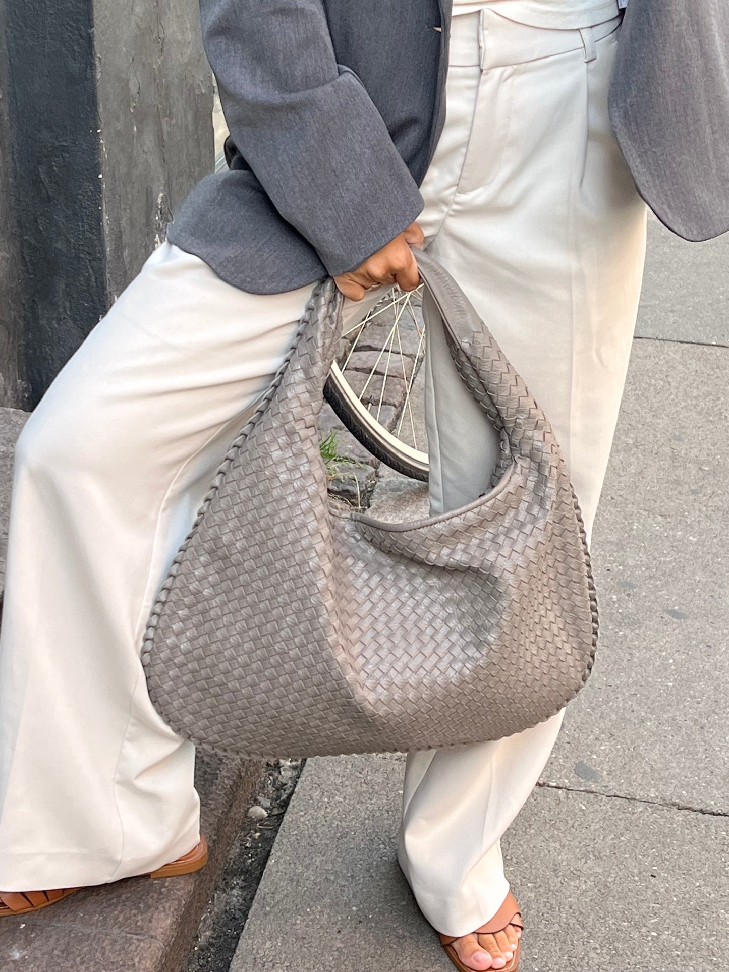 Stylische & Geräumige Schultertasche in Weinrot – Dein Alltag-Must-Have